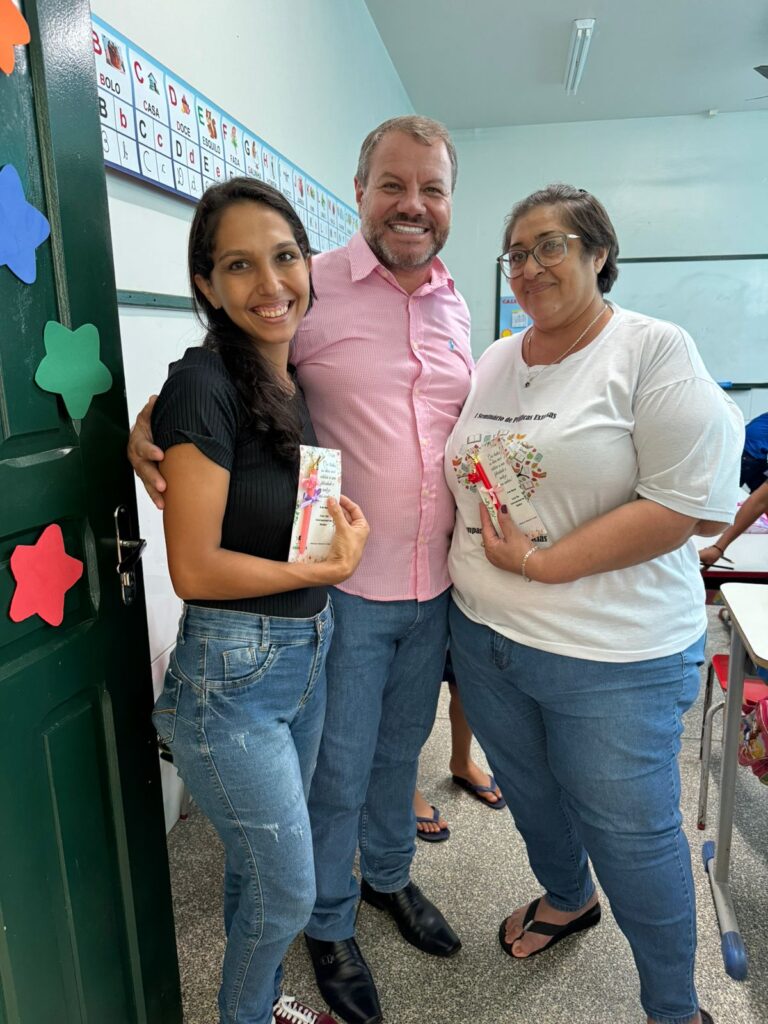 Prefeito Donizete Viaro homenageia funcionárias da prefeitura pelo Dia da Mulher