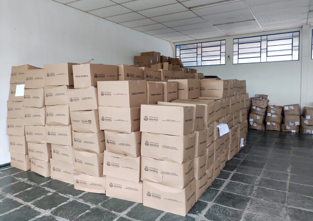 Prefeitura de Naviraí adquire 6.400 kits escolares para atender os estudantes da Rede Municipal