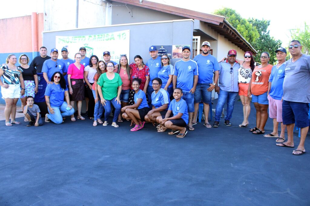 Projeto Camisa 10 constrói casa com e entrega chaves para moradora da Avenida Mato Grosso em Naviraí