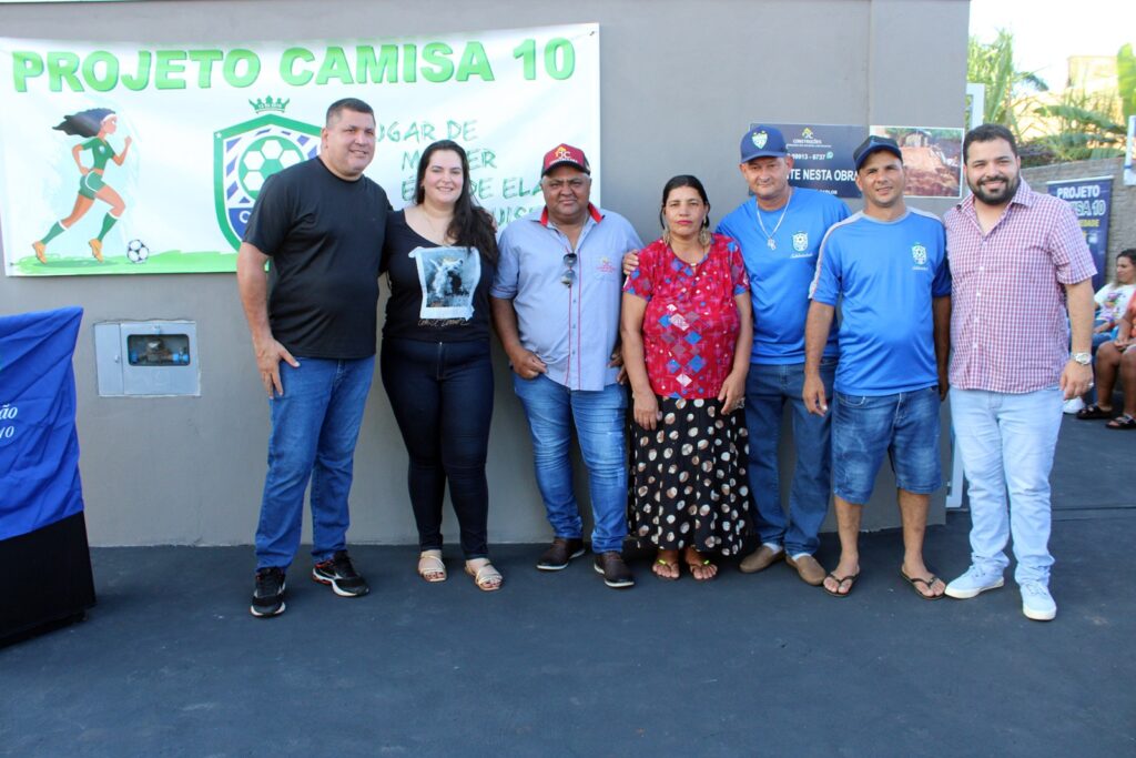 Projeto Camisa 10 constrói casa com e entrega chaves para moradora da Avenida Mato Grosso em Naviraí