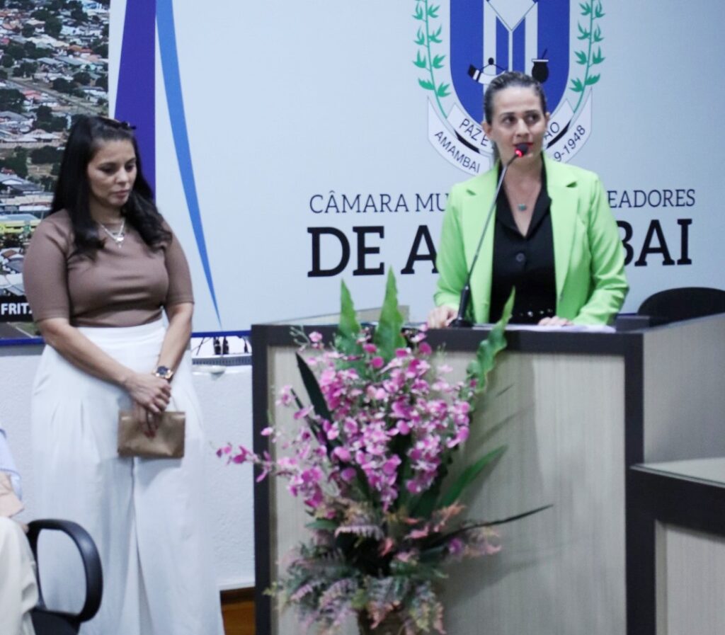 Em sessão solene na Câmara de Amambai, Lígia Borges homenageou Roseli Neto Cubilha Arantes