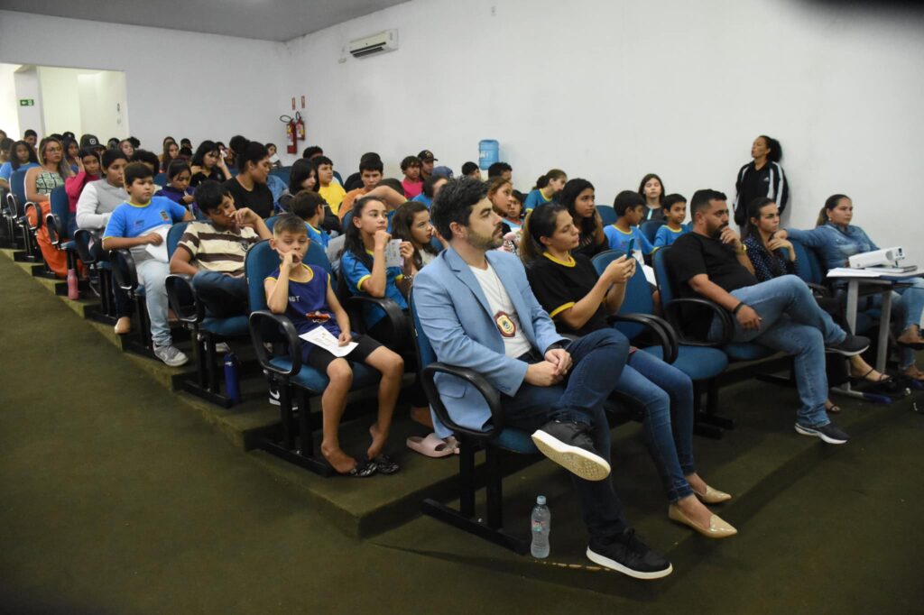 Educação de Tacuru realiza palestra sobre bullying e violência em escolas