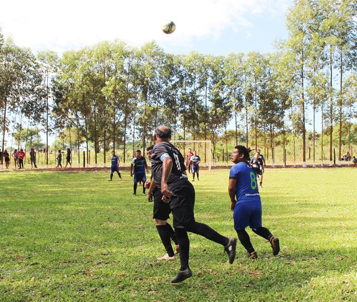 Quatro jogos abriram nesse domingo o 1º Campeonato Rural de Suíço no Loteamento Querência em Amambai