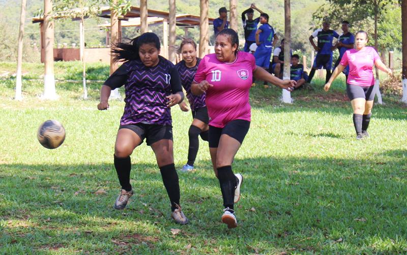 Quatro jogos abriram nesse domingo o 1º Campeonato Rural de Suíço no Loteamento Querência em Amambai