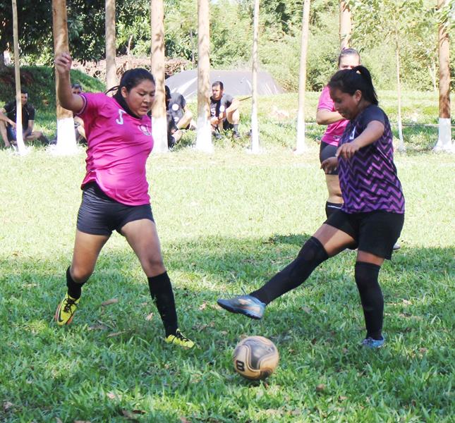 Quatro jogos abriram nesse domingo o 1º Campeonato Rural de Suíço no Loteamento Querência em Amambai