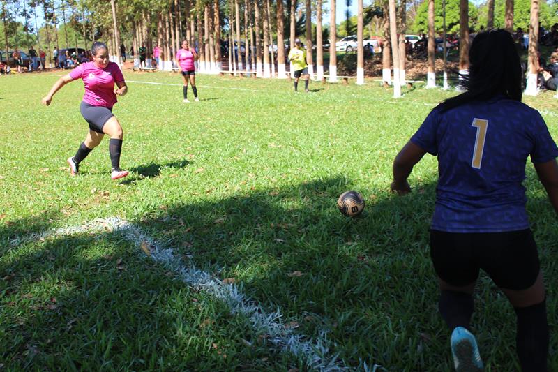 Quatro jogos abriram nesse domingo o 1º Campeonato Rural de Suíço no Loteamento Querência em Amambai