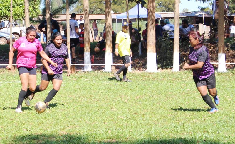 Quatro jogos abriram nesse domingo o 1º Campeonato Rural de Suíço no Loteamento Querência em Amambai