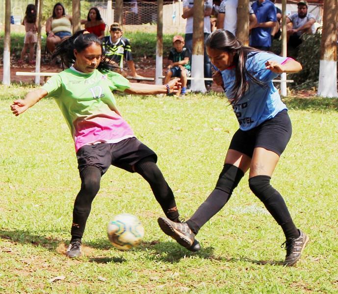 Quatro jogos abriram nesse domingo o 1º Campeonato Rural de Suíço no Loteamento Querência em Amambai