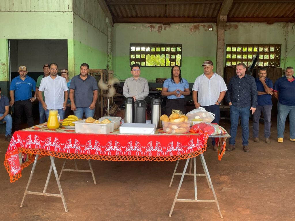 Prefeitura realiza momento devocional em gratidão aos trabalhos da Secretaria de Obras