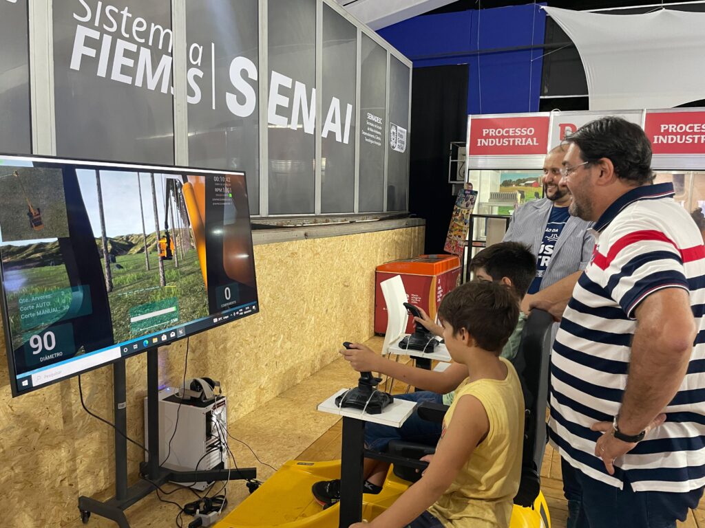 Longen visita Pavilhão da Indústria na Expogrande e destaca desenvolvimento do setor agroindustrial de MS