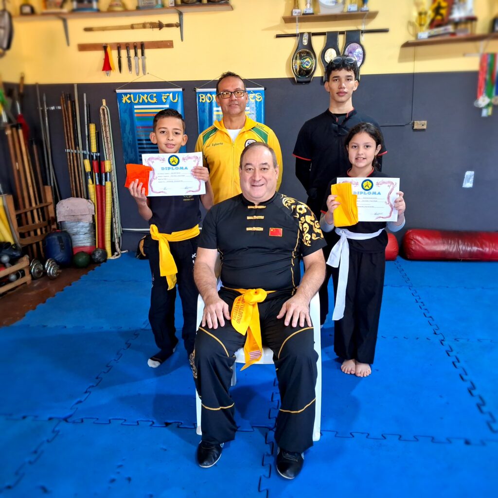 Dragões de Fogo realiza o primeiro exame de faixas do ano para alunos de Kung Fu e Boxe Chinês