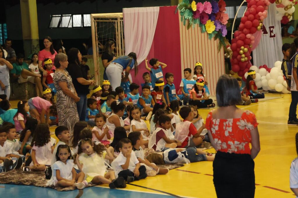 Secretaria de Educação de Paranhos promoveu evento em comemoração ao Dia das Mães