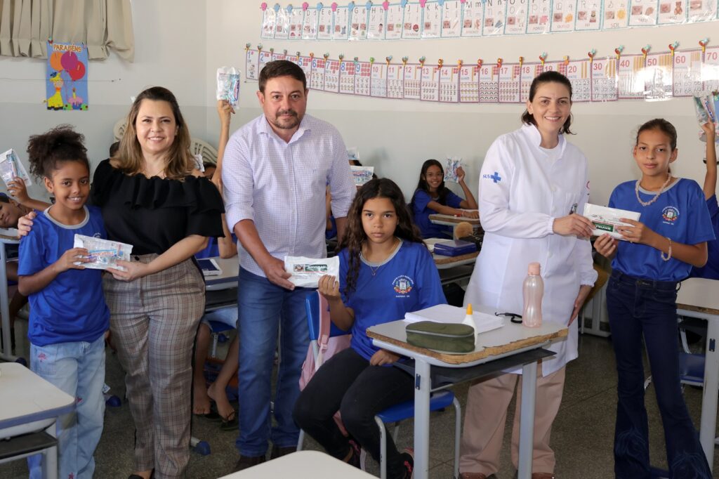 Prefeitura de Naviraí promoveu ações alusivas ao Dia "D" do Mais Saúde Bucal na Escola