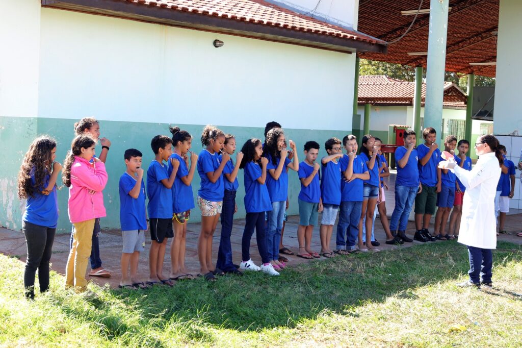 Prefeitura de Naviraí promoveu ações alusivas ao Dia "D" do Mais Saúde Bucal na Escola