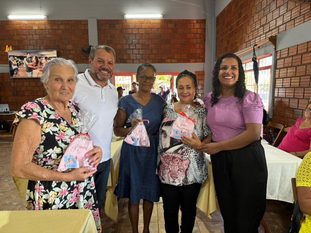 Centro Conviver do Idoso realiza comemoração para homenagear as mães em Paranhos