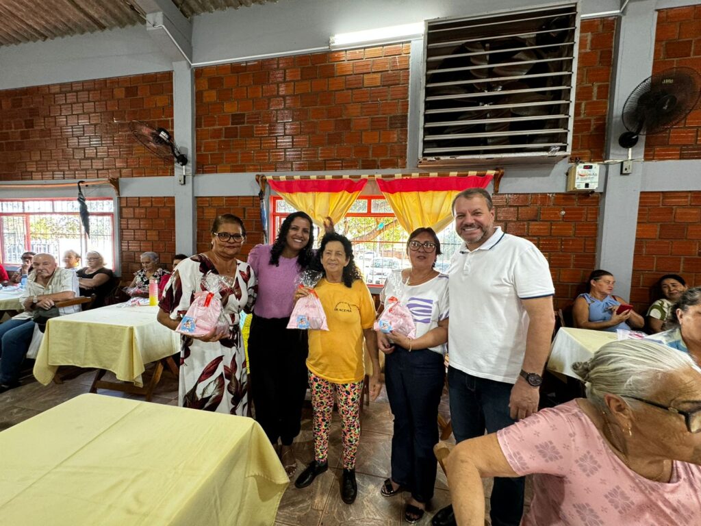 Centro Conviver do Idoso realiza comemoração para homenagear as mães em Paranhos