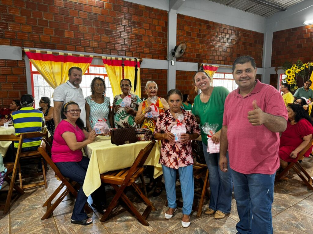 Centro Conviver do Idoso realiza comemoração para homenagear as mães em Paranhos