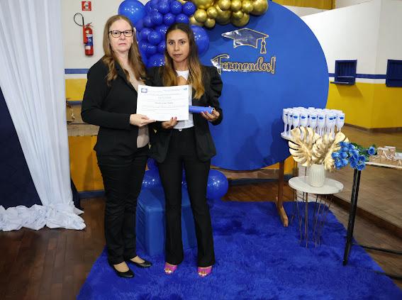 Prefeito Donizete prestigia formatura dos alunos do curso Normal Médio