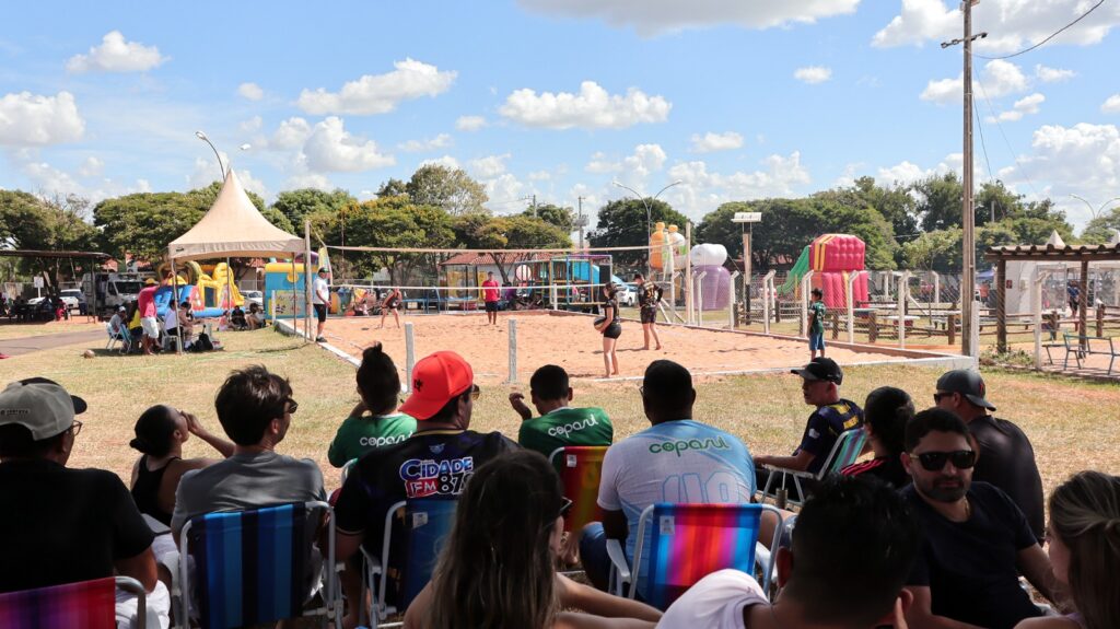 Torneios de Futebol Suíço e Vôlei de Areia movimentaram o Harry Amorim no Dia do Trabalhador