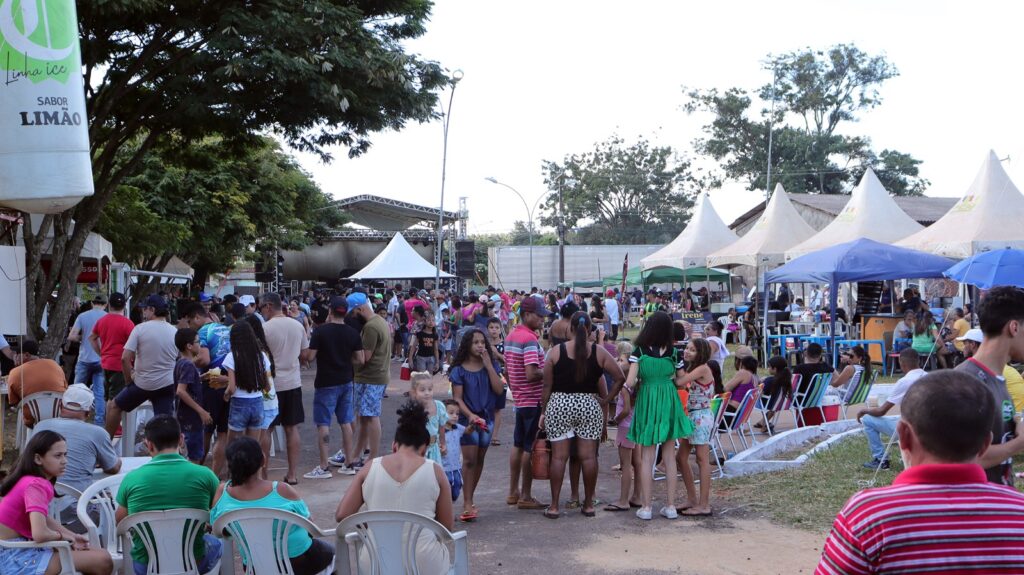 Torneios de Futebol Suíço e Vôlei de Areia movimentaram o Harry Amorim no Dia do Trabalhador