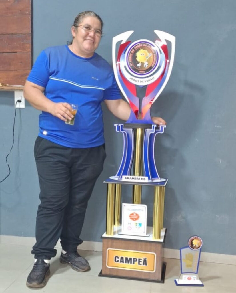 Galinhada beneficente em prol a técnica Josiane campeã de futsal acontece neste sábado em Amambai