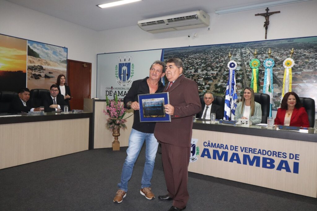 Câmara de Amambai entrega Títulos de Cidadão Amambaiense