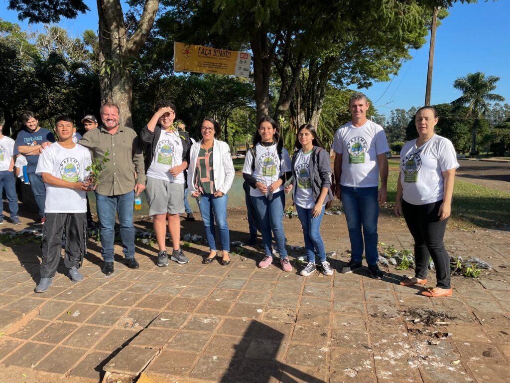 Alunos da E.M. Dr. Mitsuro Saito participaram do "Projeto de Ações Ecológicas" em Paranhos