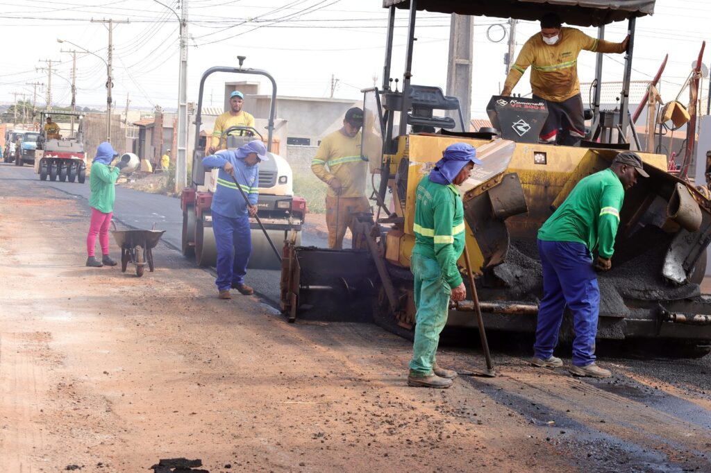 Residencial Portinari II é mais um bairro de Naviraí que a Prefeitura executa obra de recapeamento