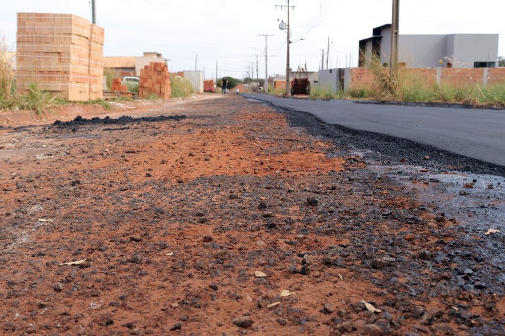 Residencial Portinari II é mais um bairro de Naviraí que a Prefeitura executa obra de recapeamento