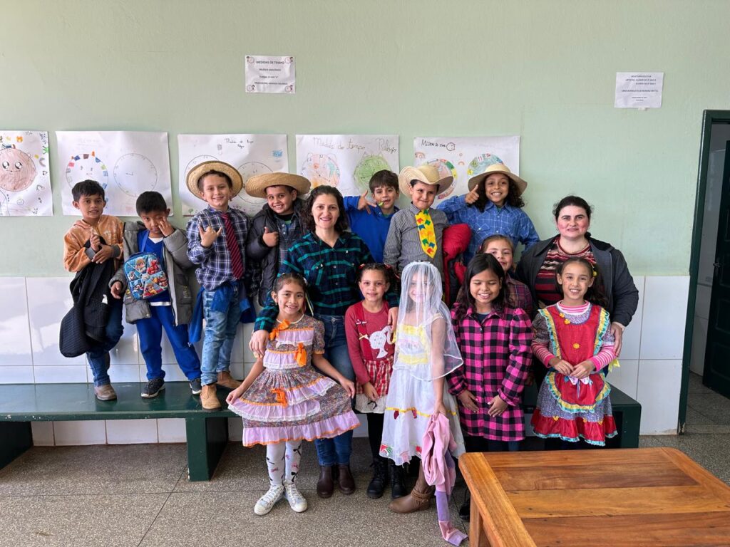 Prefeito Donizete prestigia festa junina da Escola Municipal Vereador Ivo Ilmo Wachsmann