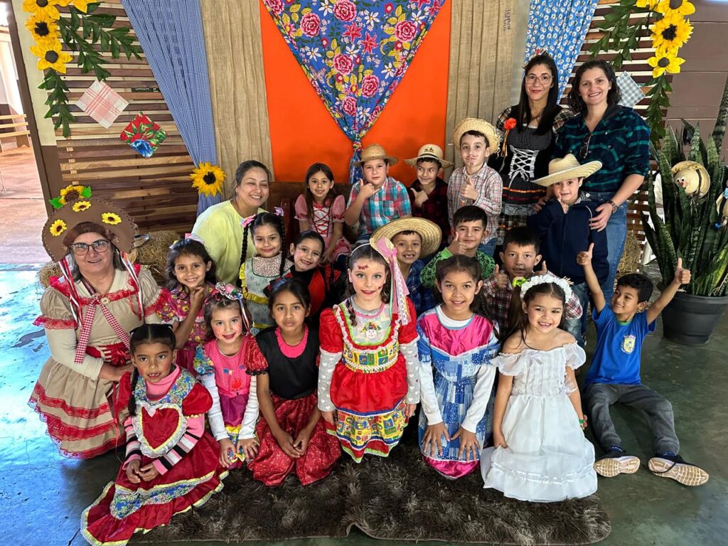 Prefeito Donizete prestigia festa junina da Escola Municipal Vereador Ivo Ilmo Wachsmann