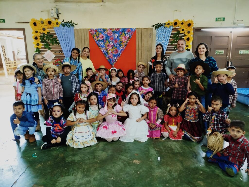 Prefeito Donizete prestigia festa junina da Escola Municipal Vereador Ivo Ilmo Wachsmann