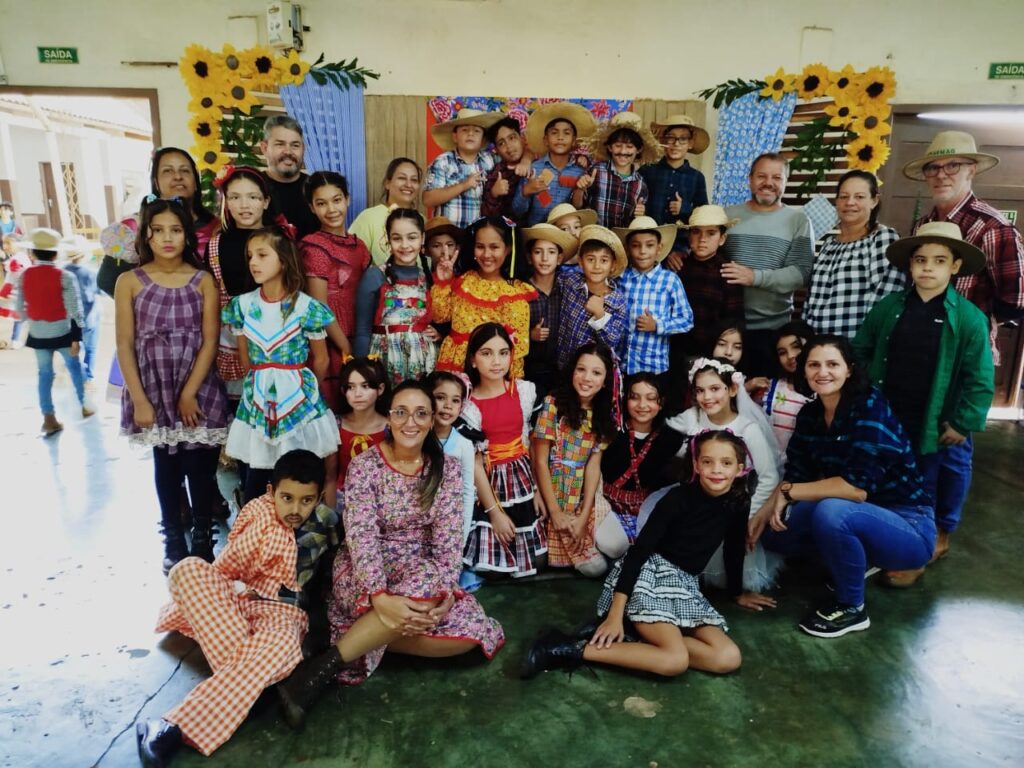 Prefeito Donizete prestigia festa junina da Escola Municipal Vereador Ivo Ilmo Wachsmann