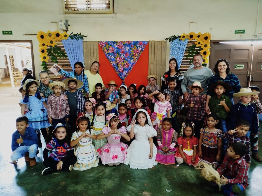 Prefeito Donizete prestigia festa junina da Escola Municipal Vereador Ivo Ilmo Wachsmann