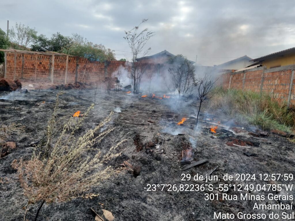 Corpo de Bombeiros atendeu ocorrências de incêndio neste sábado (29) em Amambai