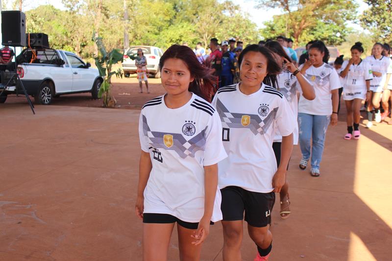 Abertura da 1ª Copa Terrão de Futebol masculino e feminino em Amambai