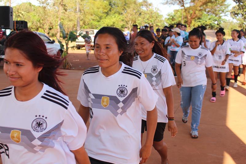 Abertura da 1ª Copa Terrão de Futebol masculino e feminino em Amambai