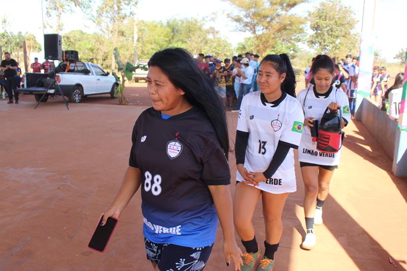 Abertura da 1ª Copa Terrão de Futebol masculino e feminino em Amambai