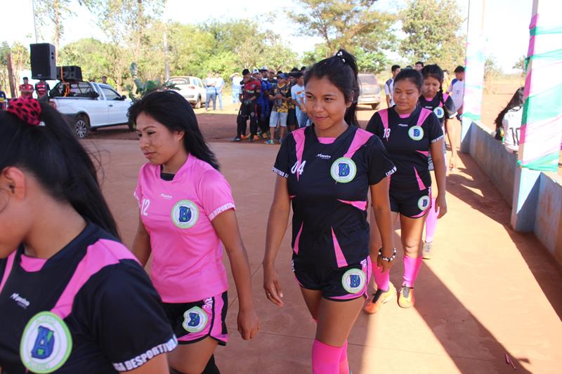 Abertura da 1ª Copa Terrão de Futebol masculino e feminino em Amambai