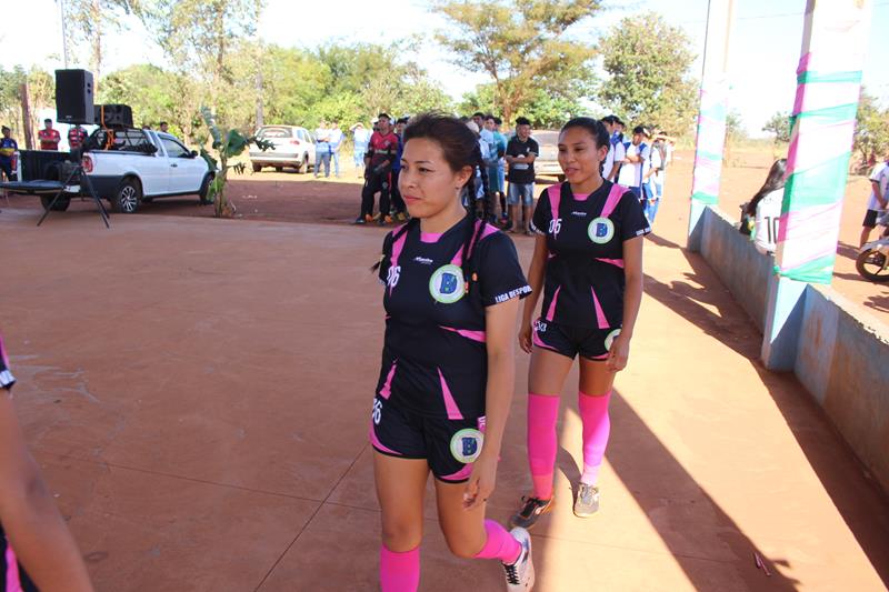 Abertura da 1ª Copa Terrão de Futebol masculino e feminino em Amambai