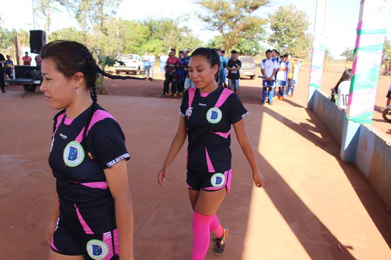 Abertura da 1ª Copa Terrão de Futebol masculino e feminino em Amambai