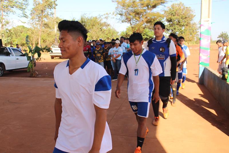 Abertura da 1ª Copa Terrão de Futebol masculino e feminino em Amambai