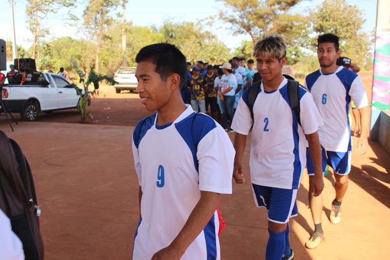 Abertura da 1ª Copa Terrão de Futebol masculino e feminino em Amambai