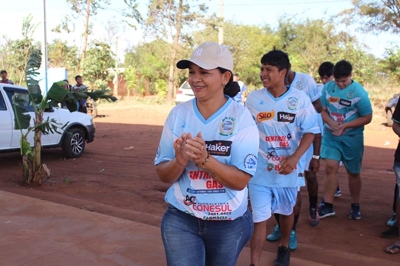 Abertura da 1ª Copa Terrão de Futebol masculino e feminino em Amambai