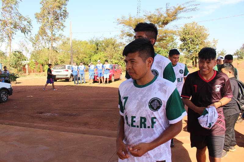 Abertura da 1ª Copa Terrão de Futebol masculino e feminino em Amambai