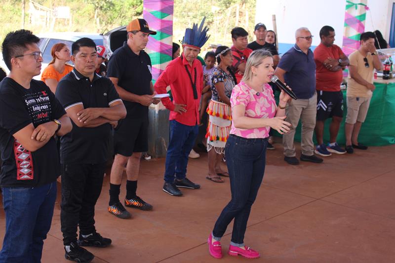 Abertura da 1ª Copa Terrão de Futebol masculino e feminino em Amambai