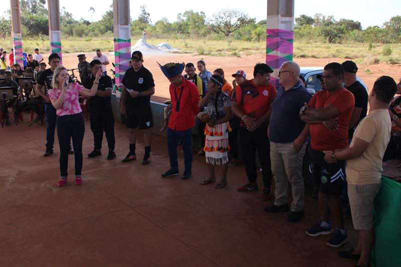 Abertura da 1ª Copa Terrão de Futebol masculino e feminino em Amambai