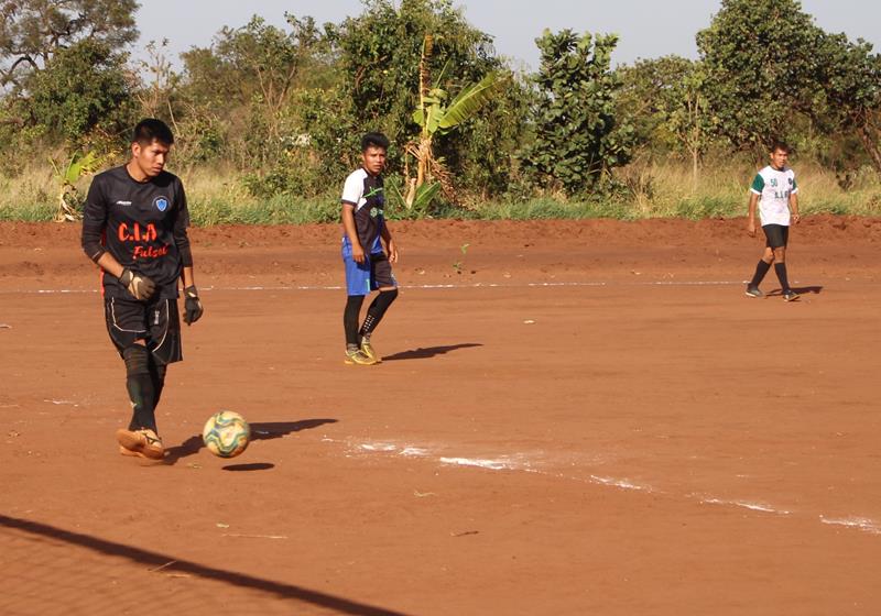 Abertura da 1ª Copa Terrão de Futebol masculino e feminino em Amambai