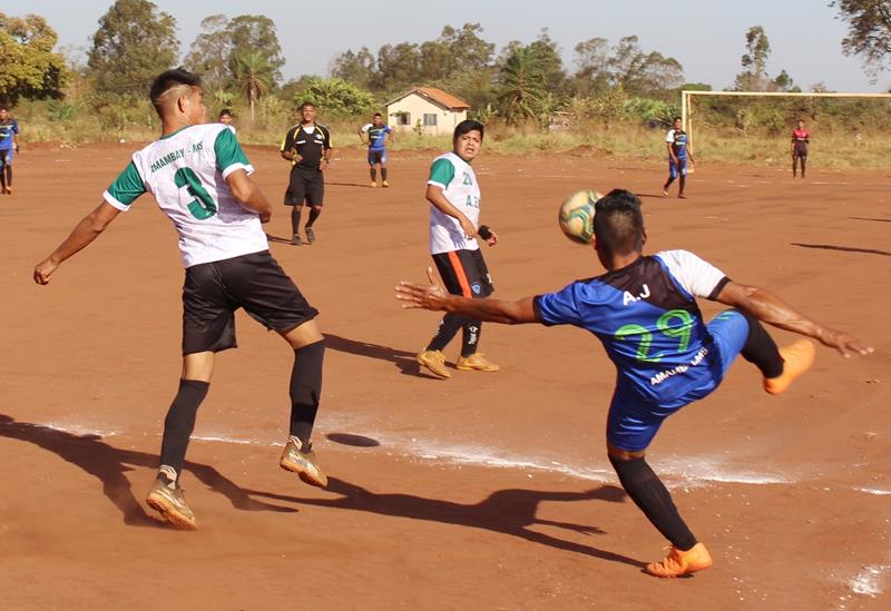 Abertura da 1ª Copa Terrão de Futebol masculino e feminino em Amambai