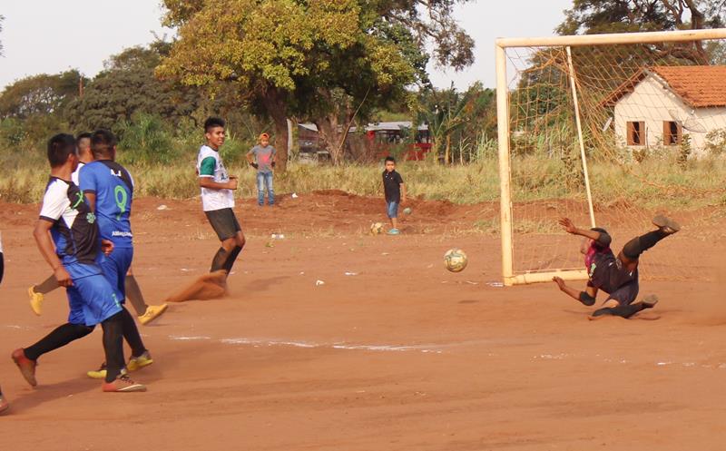 Abertura da 1ª Copa Terrão de Futebol masculino e feminino em Amambai